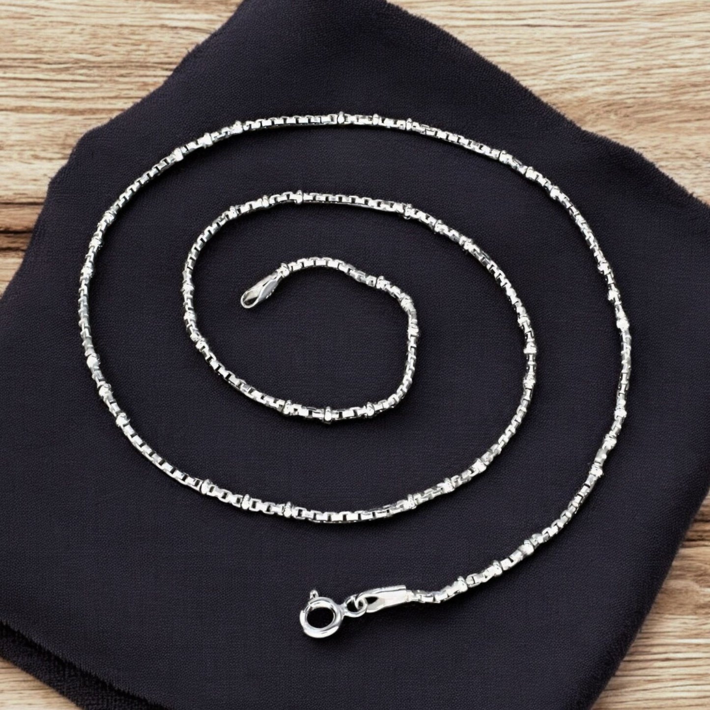 18" 925 Sterling Silver box design Neck Chain