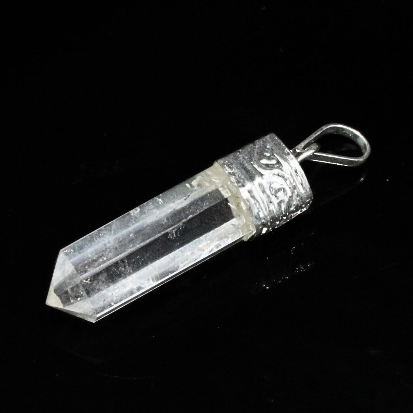 22.6Ct Natural Quartz Crystal Healing Point Pencil Pendant