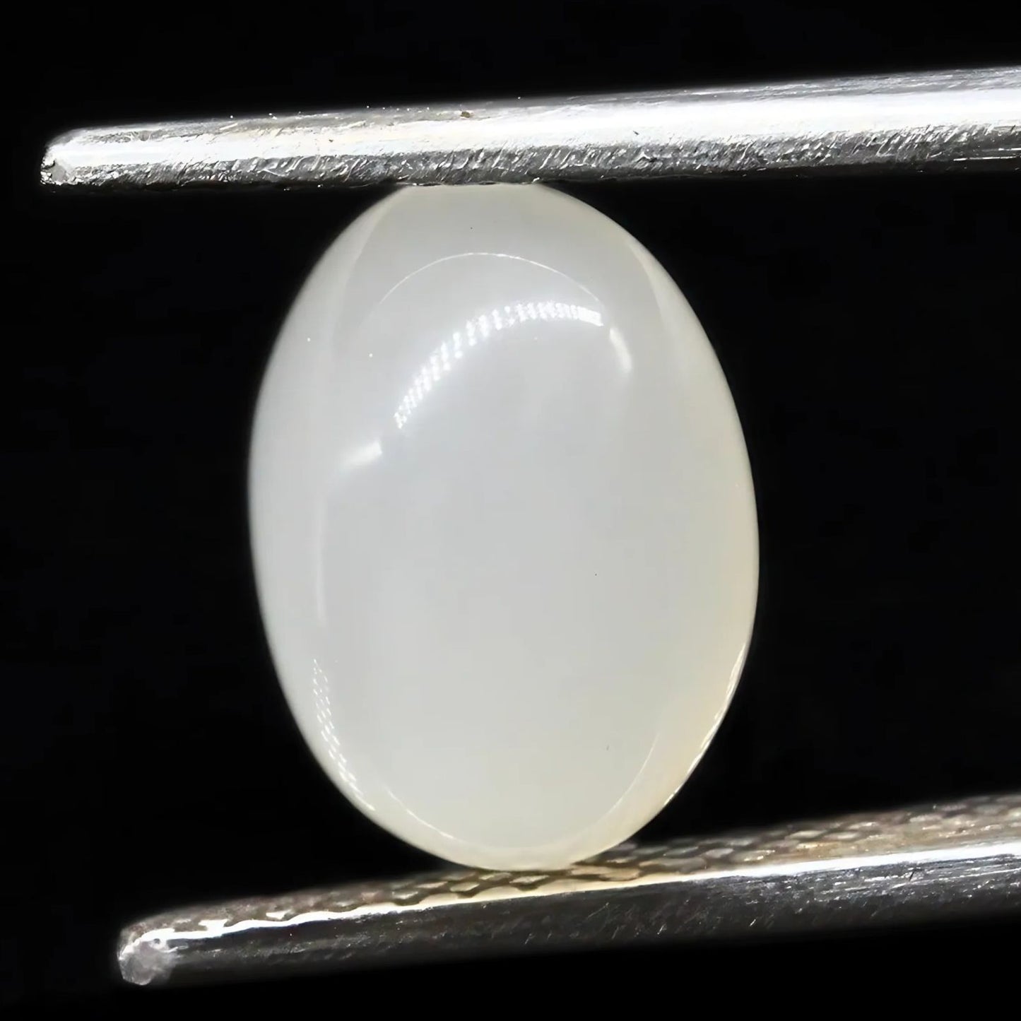 3.7Ct Natural Cloudy white Moonstone Oval Rashi Gemstone
