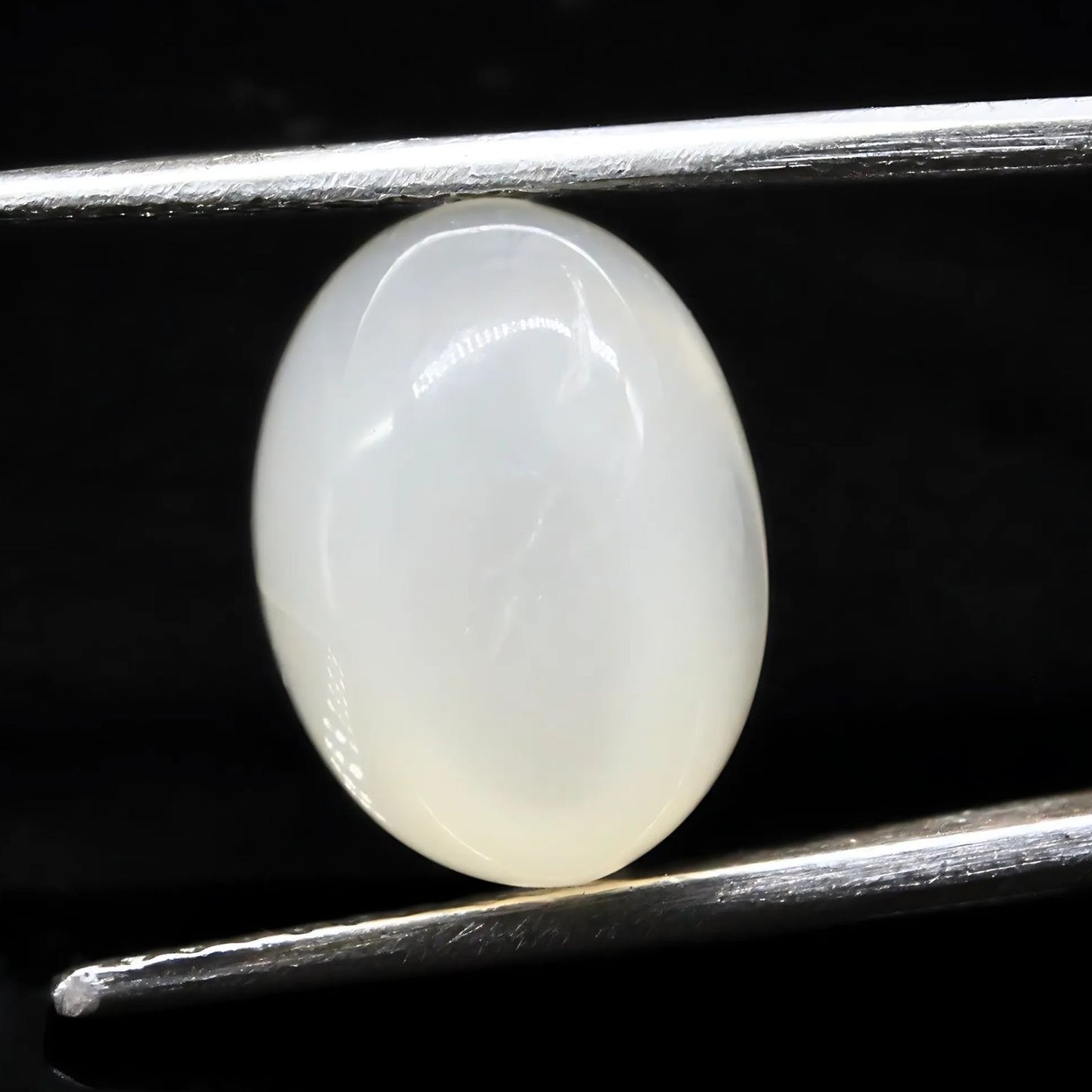 4.8Ct Natural white Moonstone Oval Rashi Gemstone