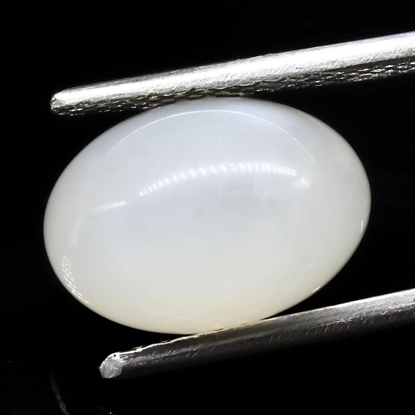4.6Ct Natural Cloudy white Moonstone Oval Rashi Gemstone