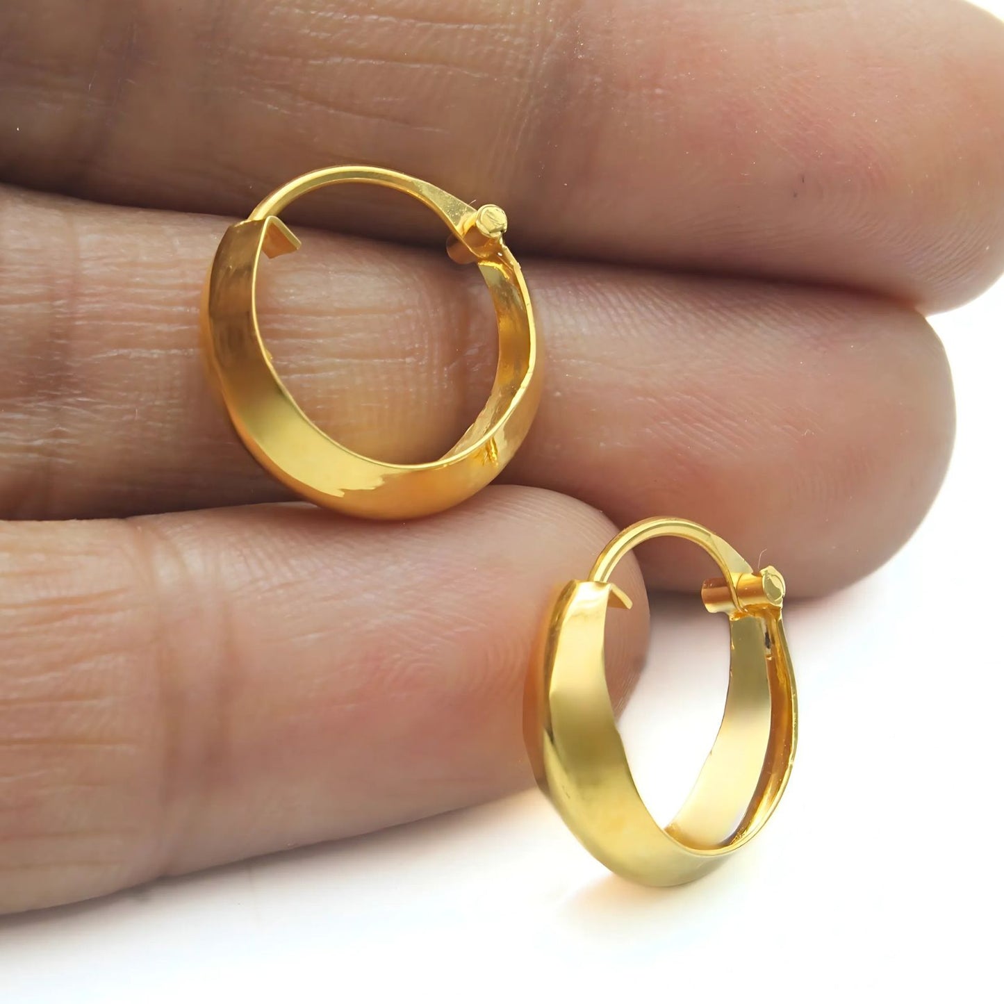 18k Solid Yellow Gold Men Women hinged hoop V shape EARRINGS