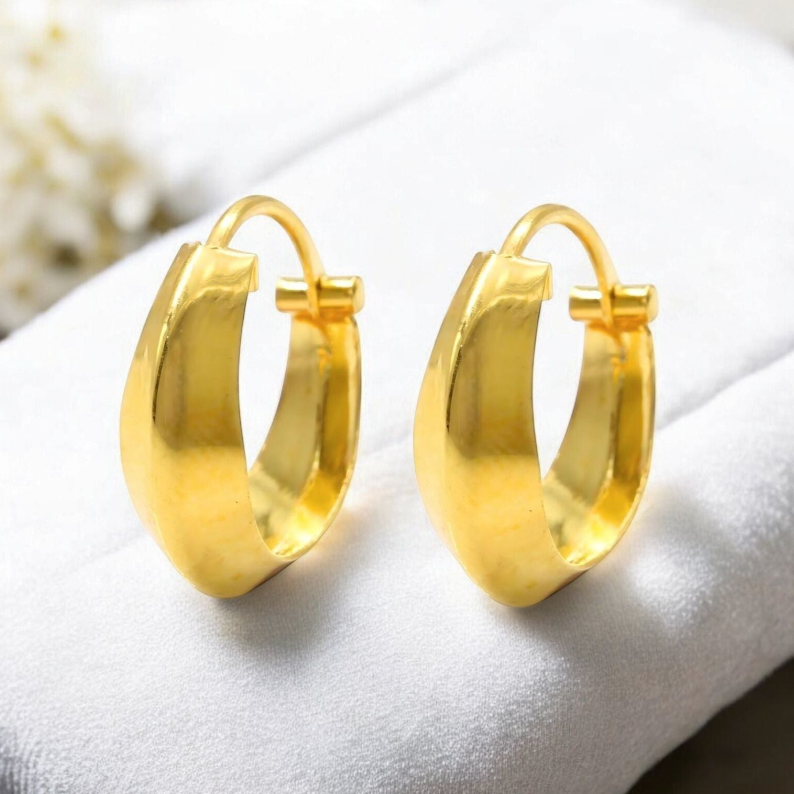18k Solid Yellow Gold Men Women hinged hoop V shape EARRINGS