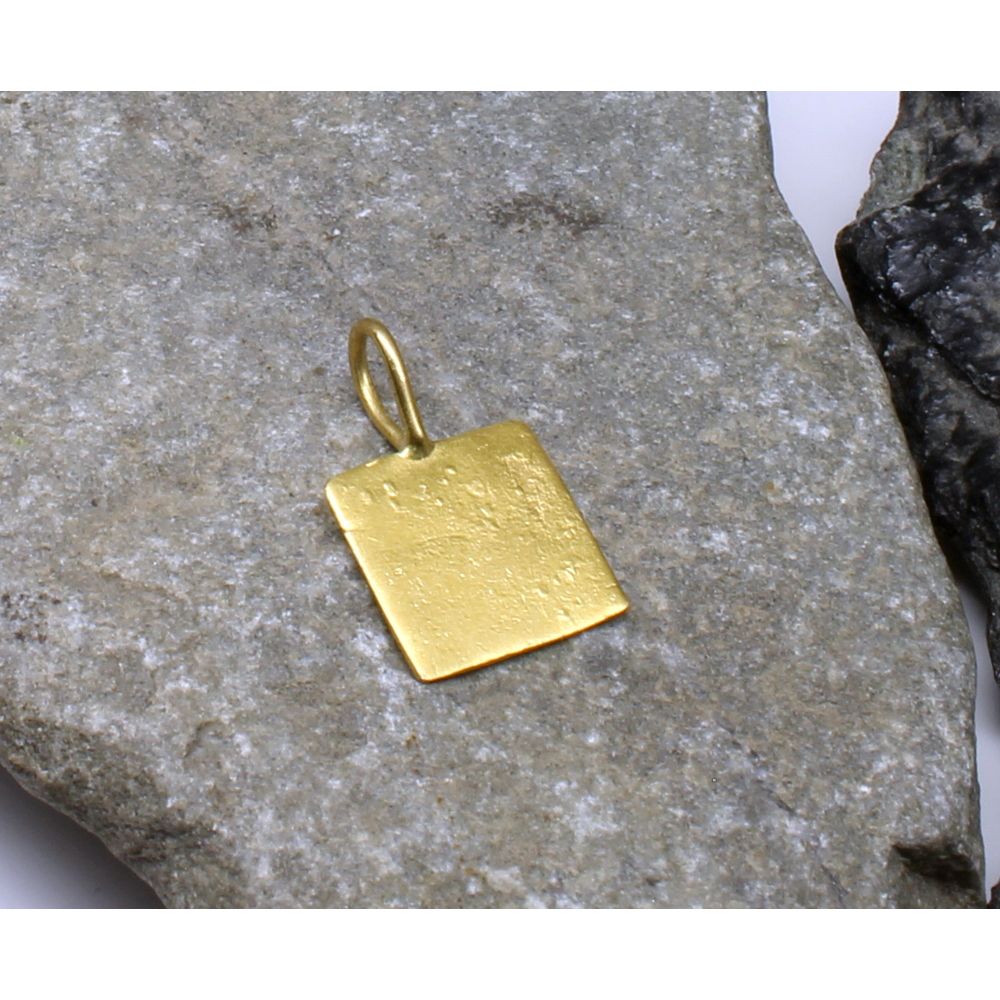 Pure Gold Square piece chokor pendant for lal kitab red book remedy
