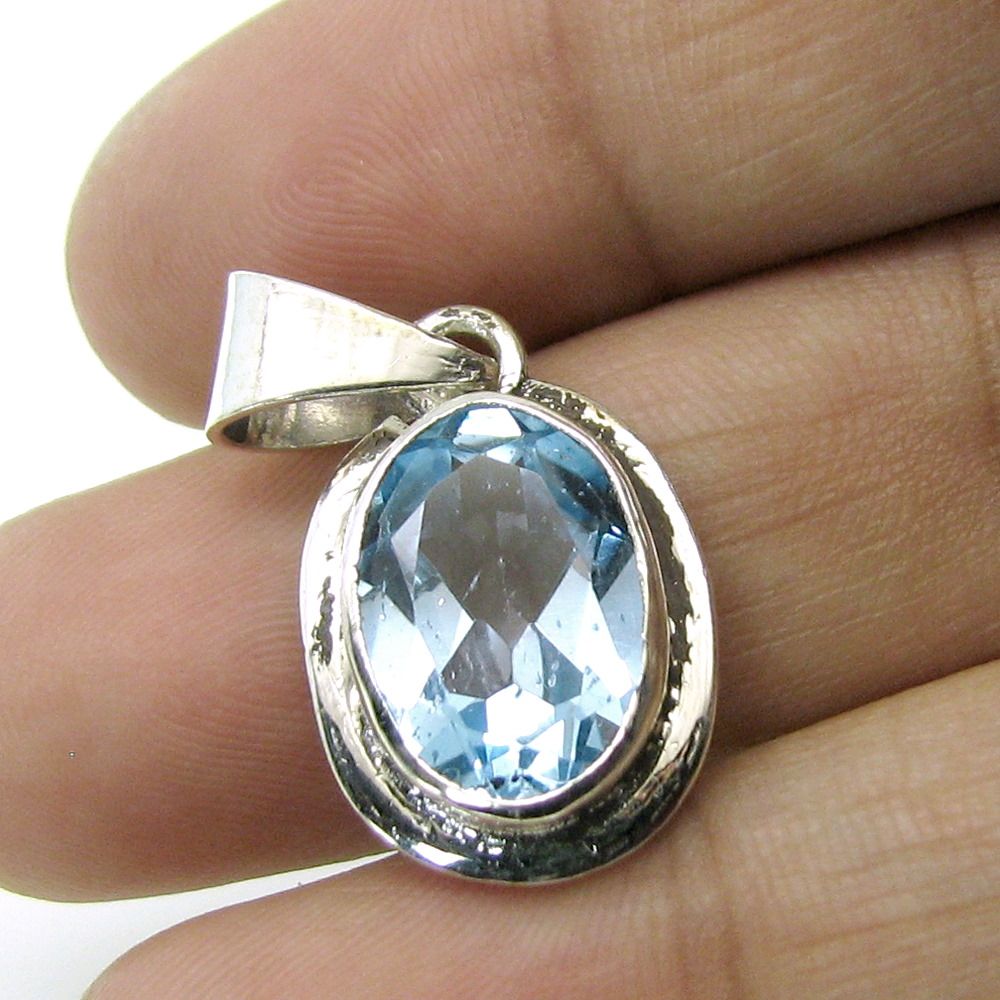 Silver pendant Natural Blue Topaz Gemston