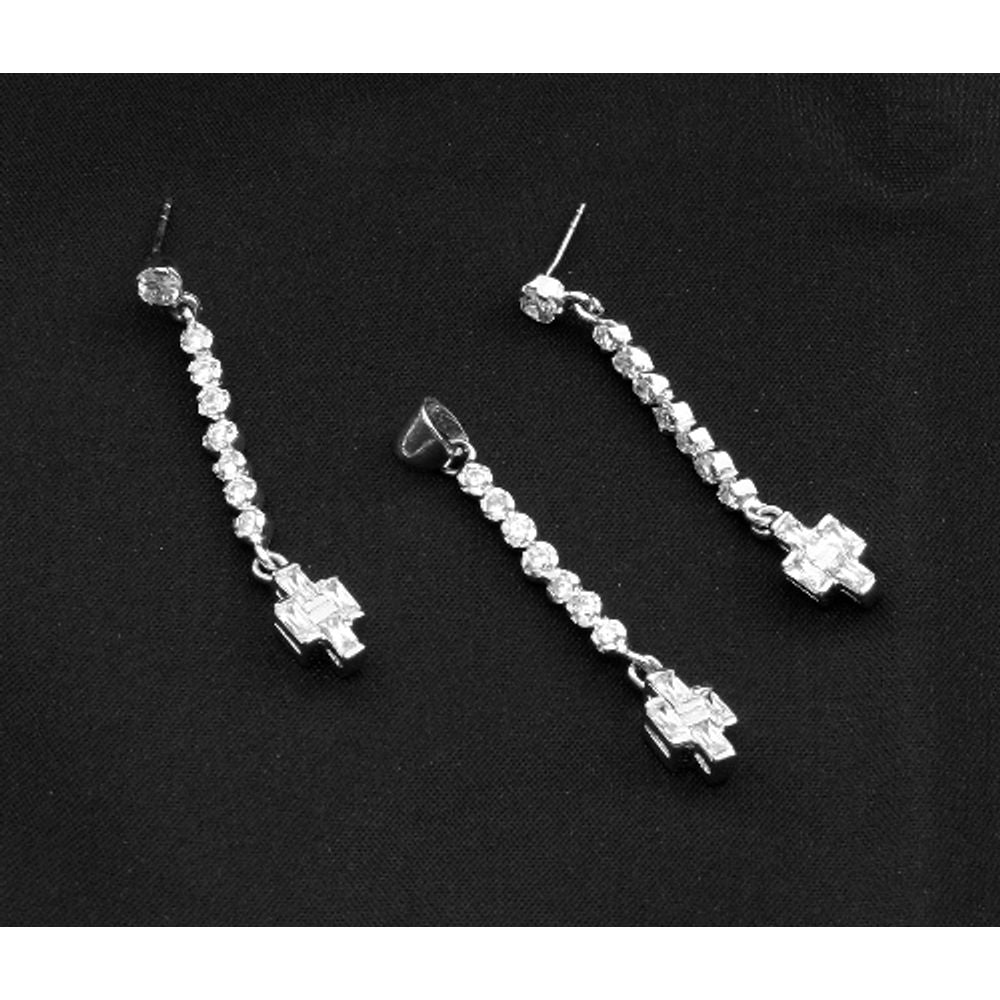 Silver Pendant Set In Platinum Finish