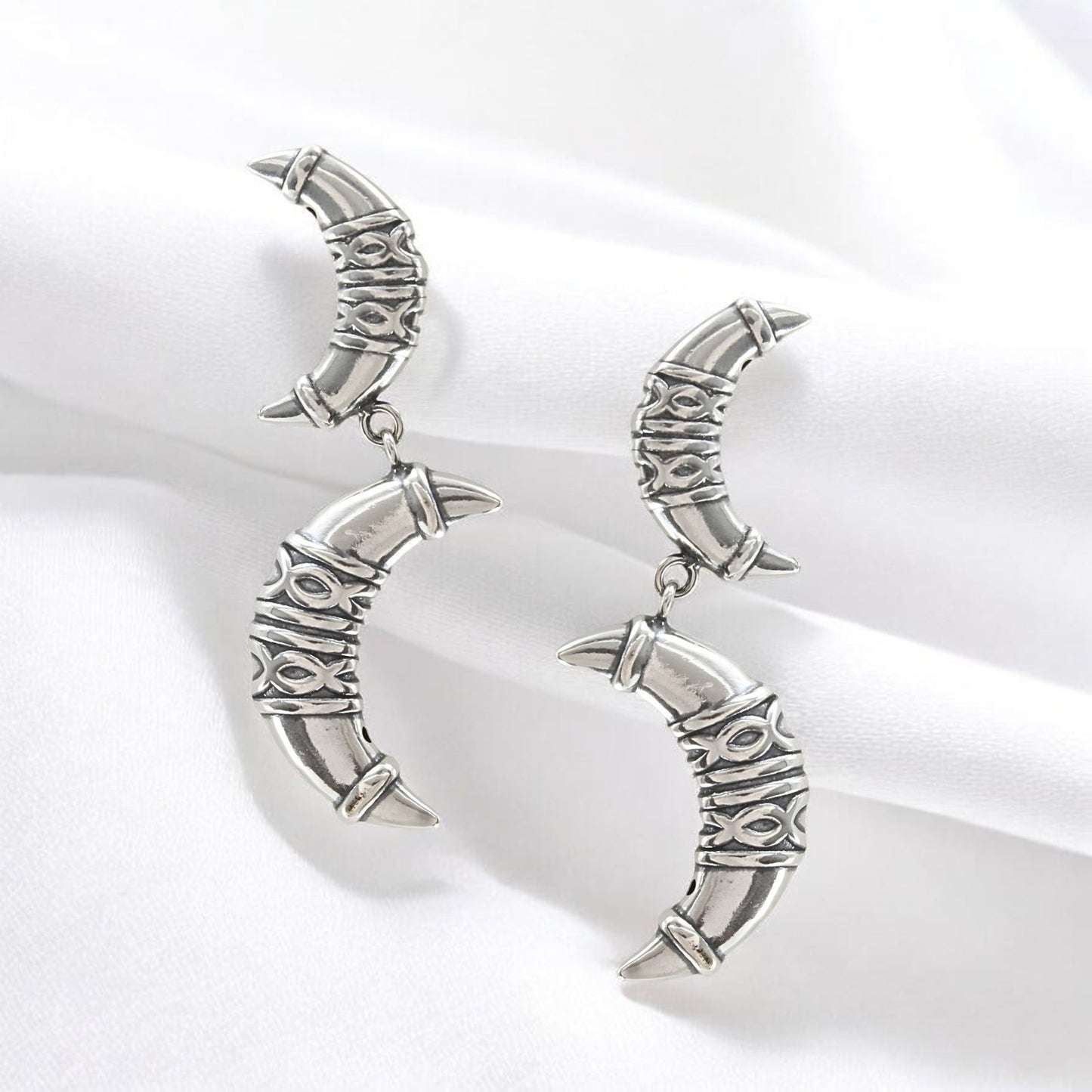 Traditional 925 Sterling Silver Oxidised Claw Half Hoop Stud Earrings
