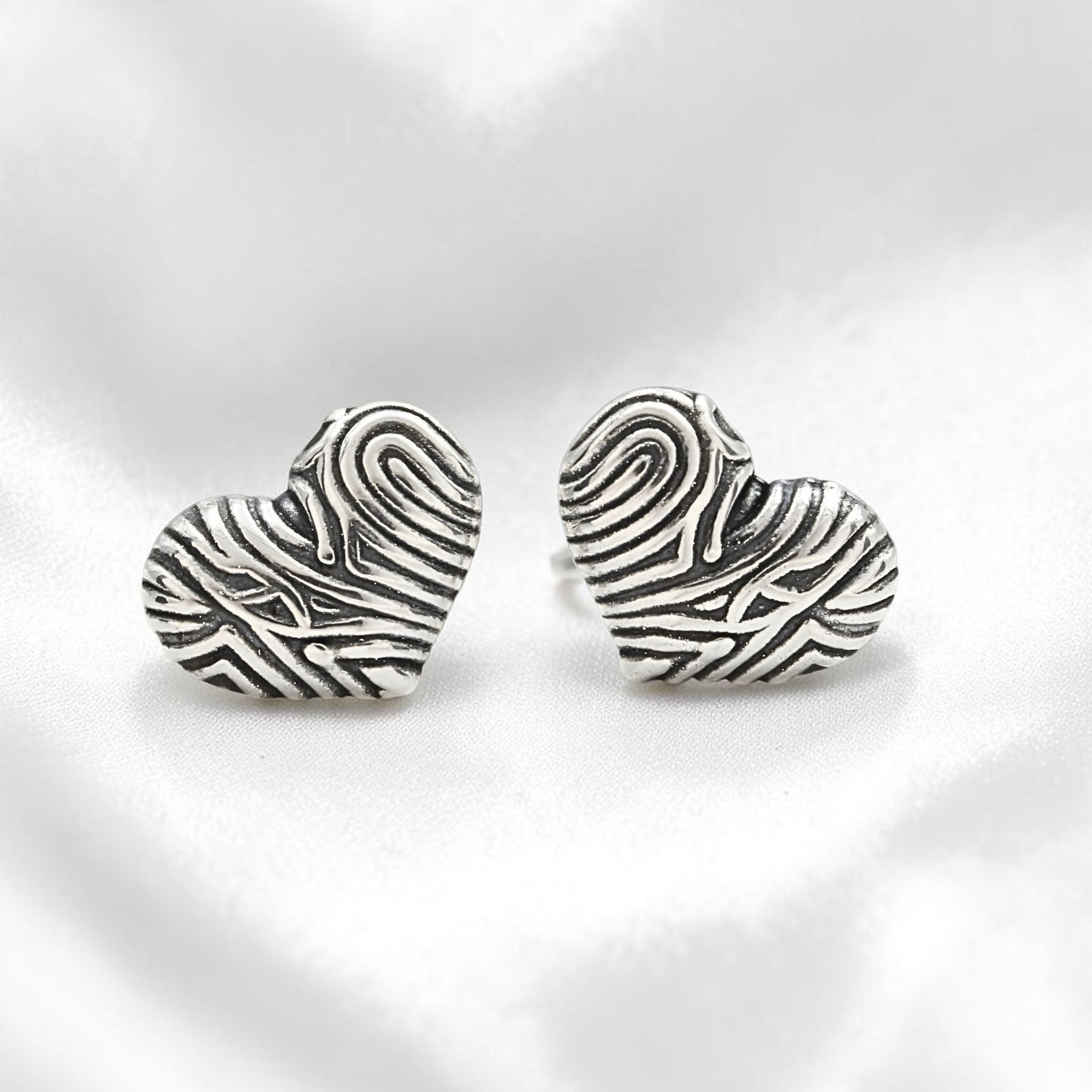 Love Heart 925 Silver Stud Earrings Perfect Little Gift of Women & Girls