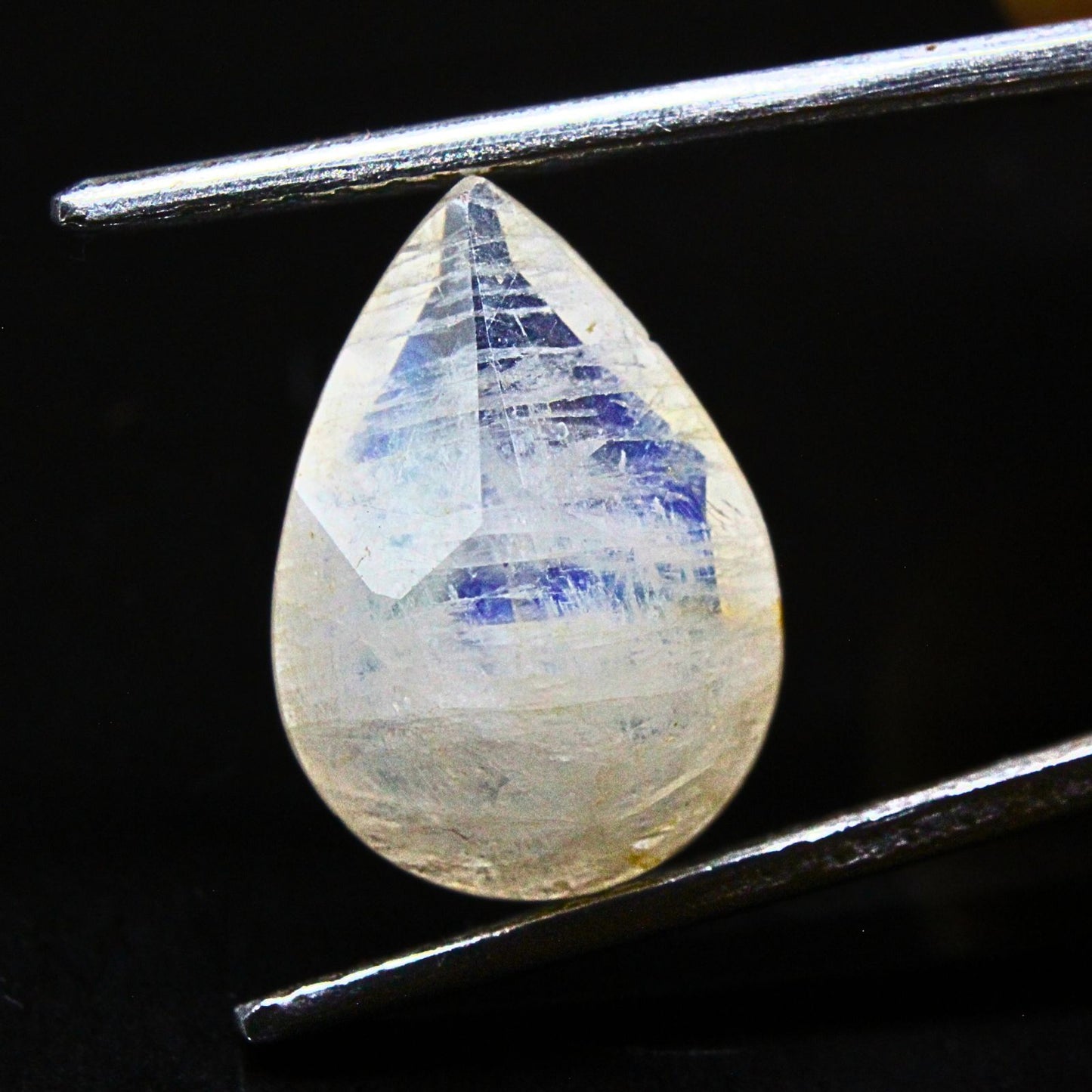 4.2Ct Natural Rainbow Moonstone Pear shape Gemstone