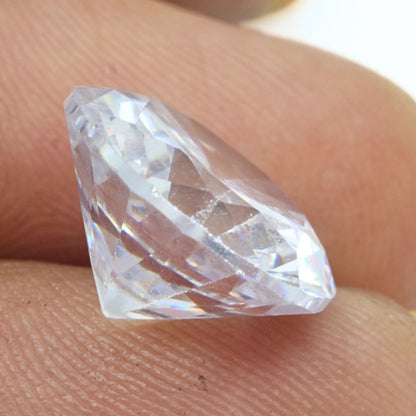 11Ct Natural White Cubic Zirconia Diamond cut Gemstone