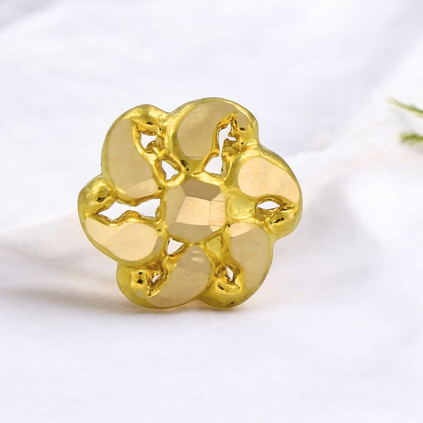 Traditional flower style 18k Real Gold Women Nose pin Push Pin
