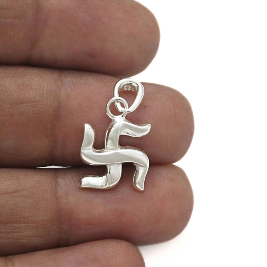 Graceful Traditional 925 Sterling Silver Pendant