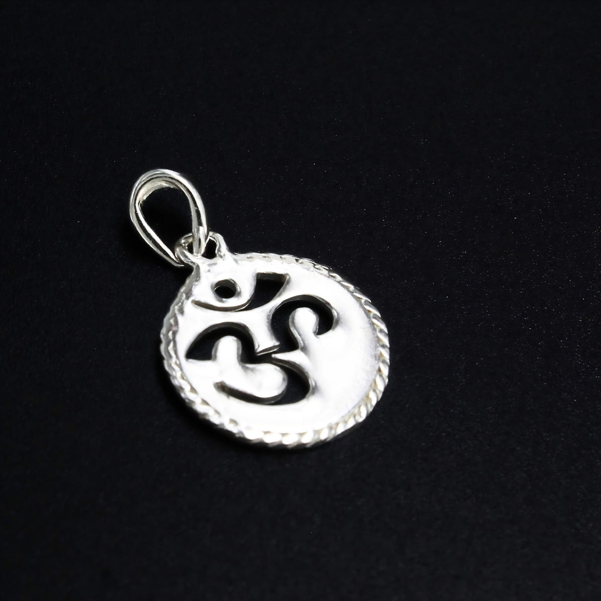 Divine Om Symbol 925 Sterling Silver Round Pendant