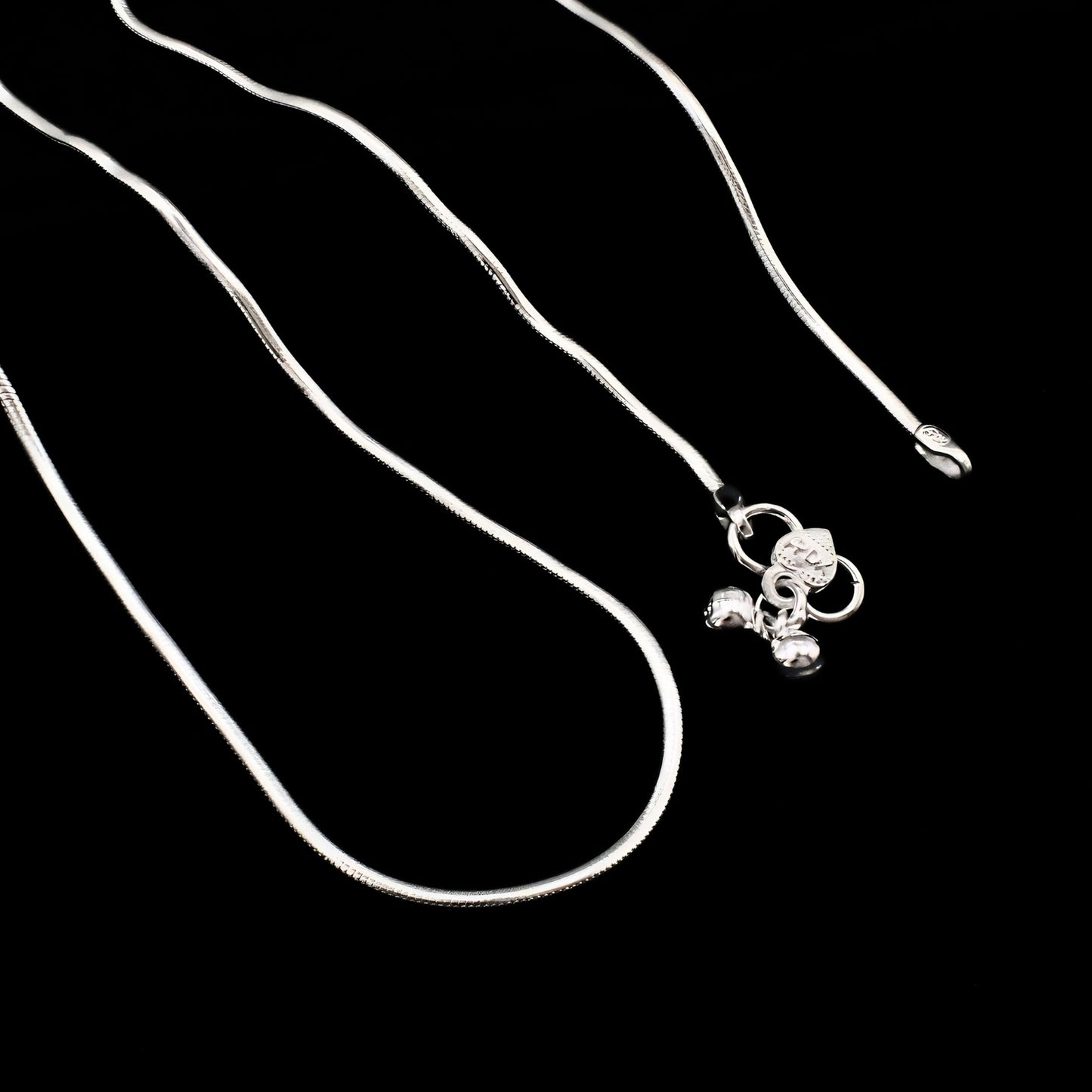 Beach Wear Flat Snake Pattern Silver Payal Anklet