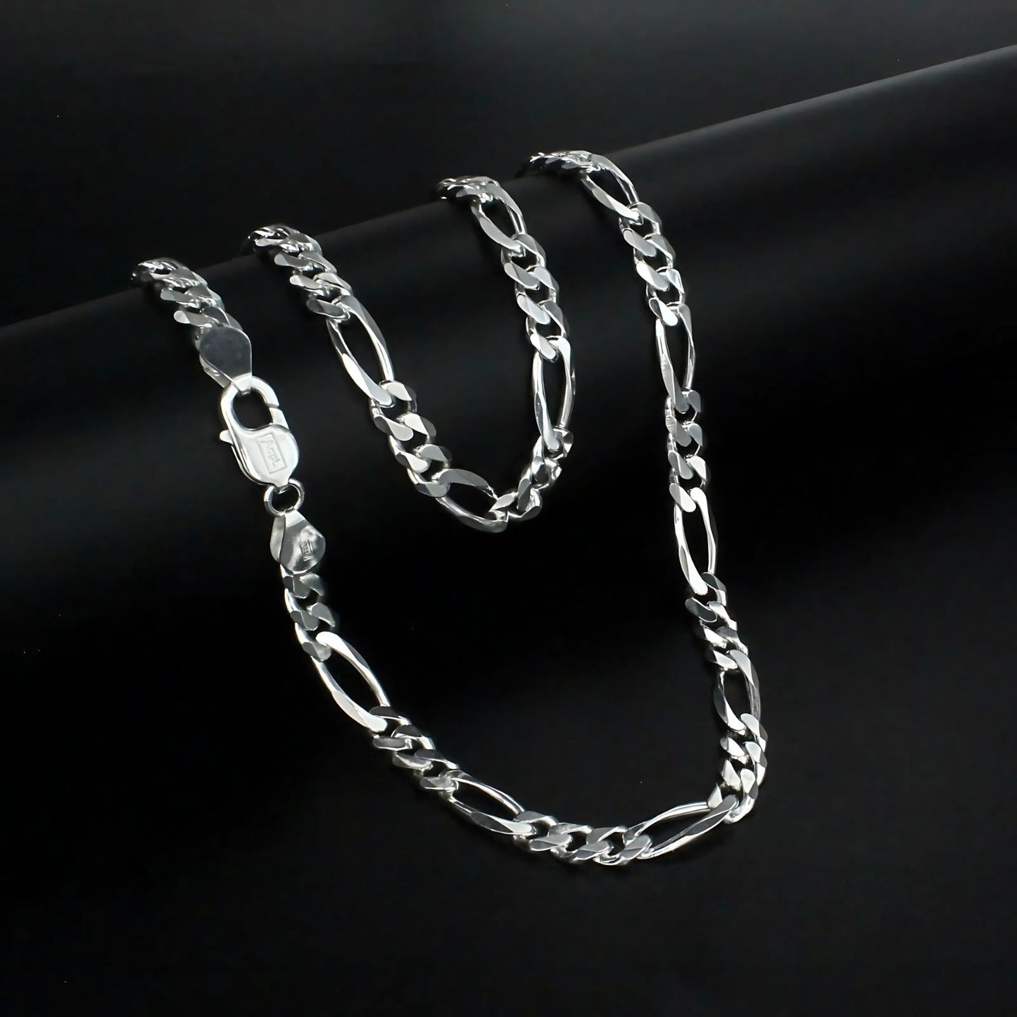 925 Sterling Silver gorgeous Figaro Link Neck chain 24"