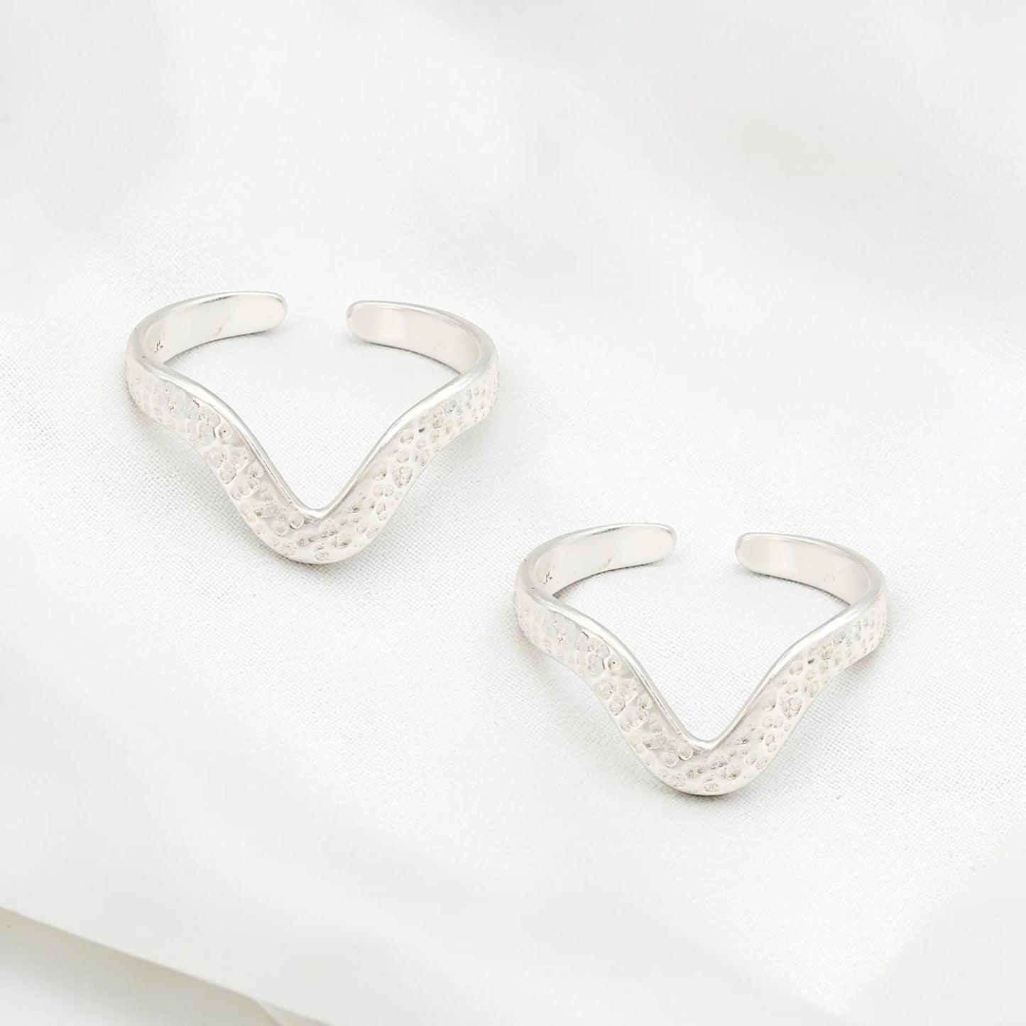 925 Real Sterling Silver women V shape Chevron Toe Ring - Pair