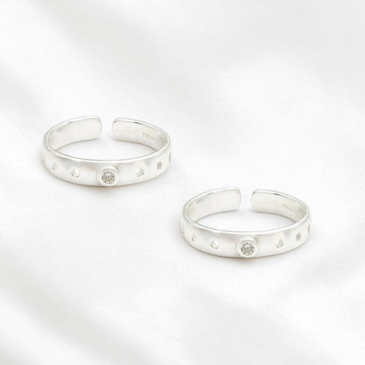 925 Real Silver Women daily wear and gifting White CZ Toe Ring - Pair