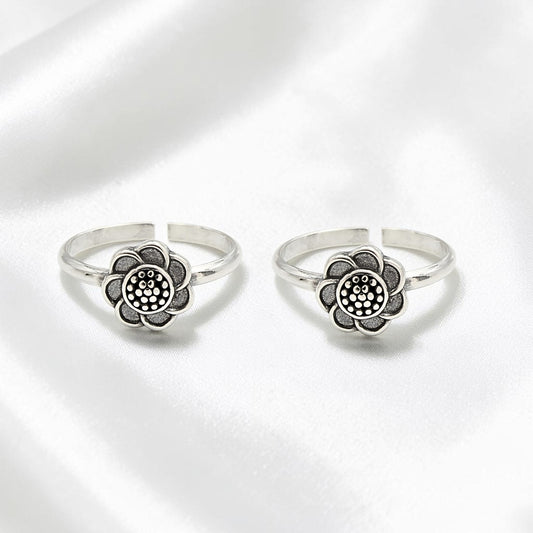 925 Real Silver Women Daisy Flower Oxidized Toe Ring - Pair
