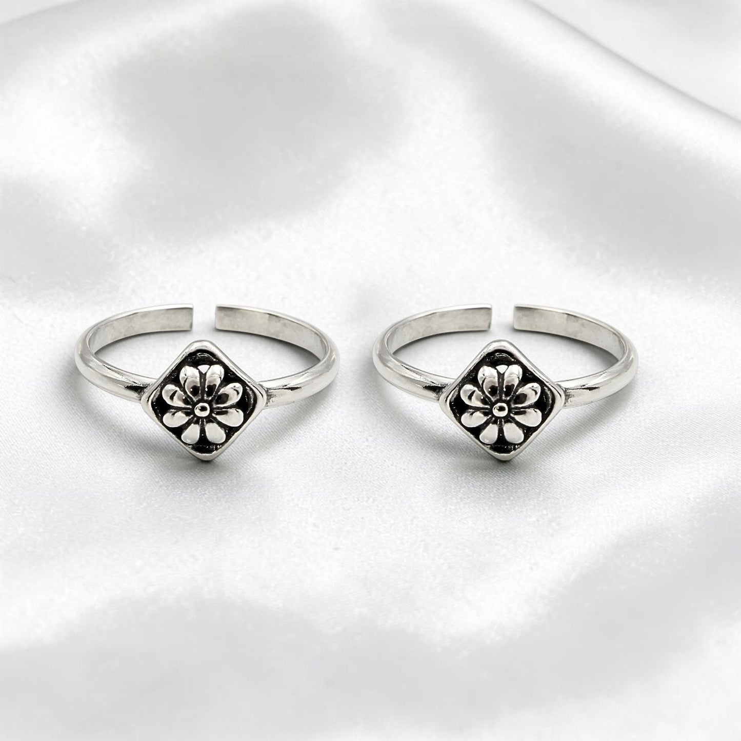 Oxidized 925 Real Silver Women Flower Design Toe Ring - Pair