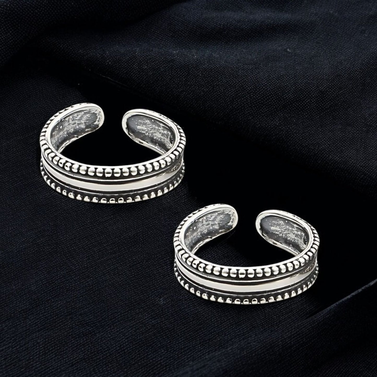 925 Real Sterling Silver Excellent gifting women Oxidized band Toe Ring - Pair