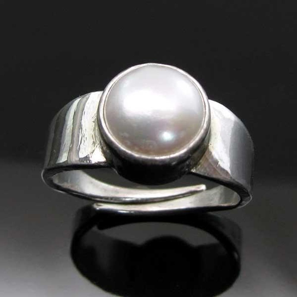 Clara Certified Pearl (Moti) 3.9cts or 4.25ratti Bold Silver Ring for Men  and women-10 : Clara: Amazon.in: Jewellery