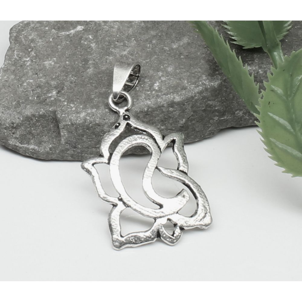 lord-ganesha-embossed-god-925-sterling-silver-pendant-8098