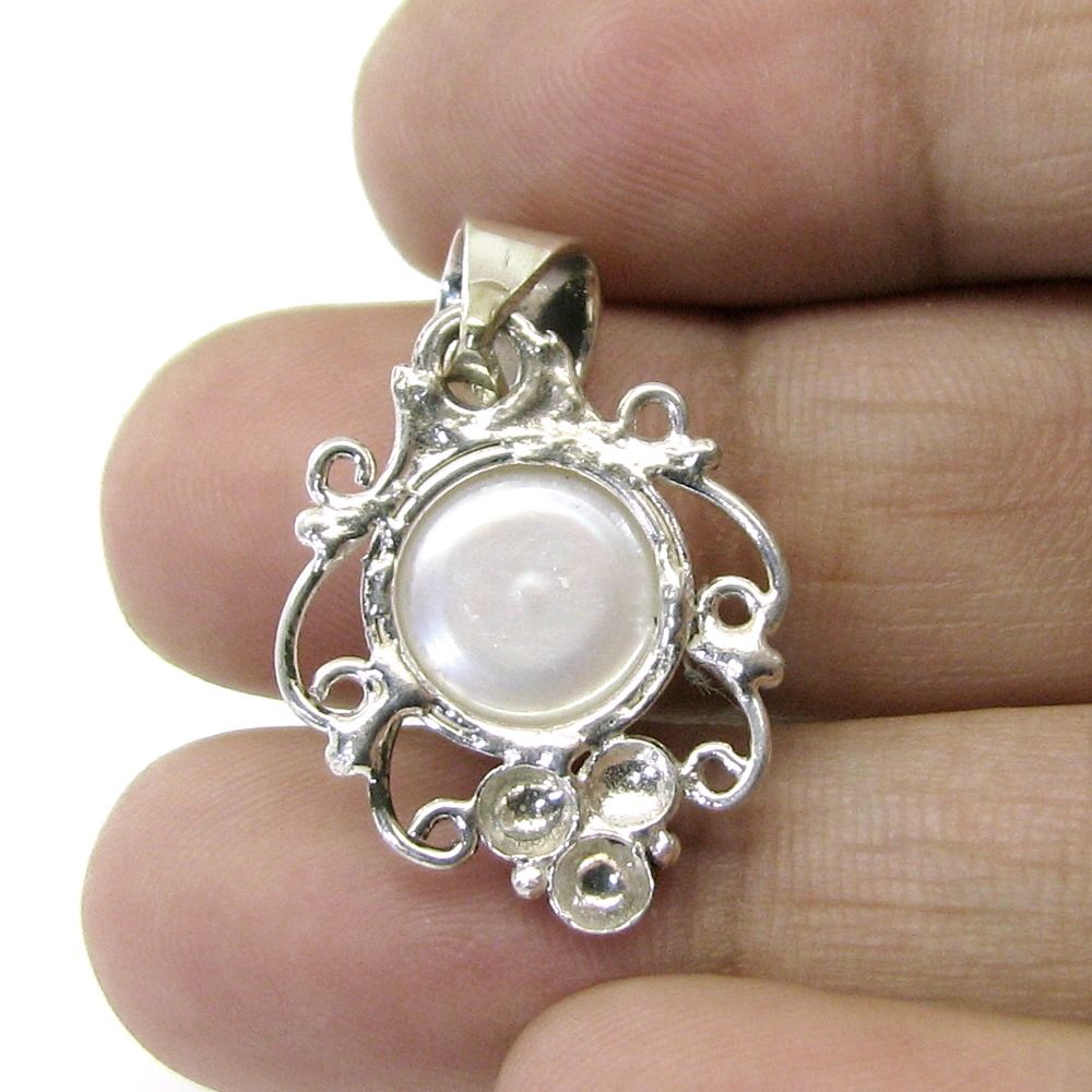 Silver pendant Natural Pearl Gemstone