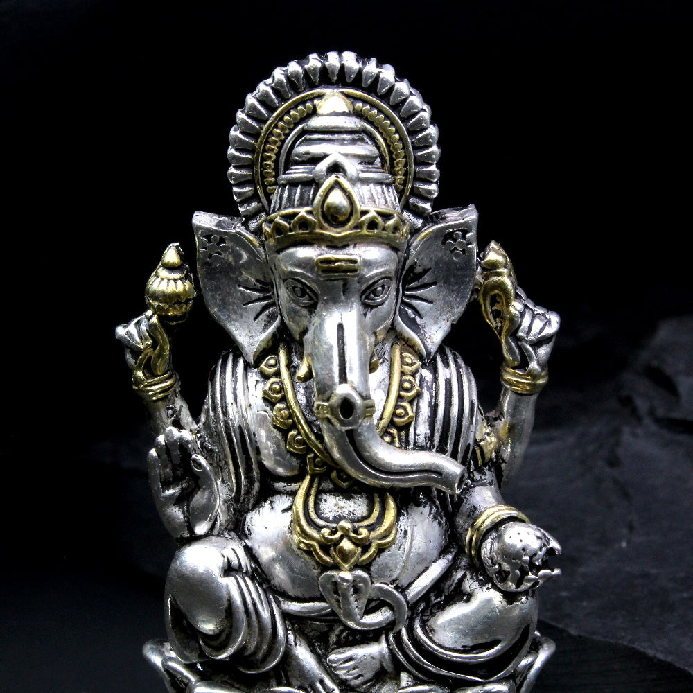 Combo Of Ganesha Idol And Lotus Akhand Jyoti Diya greece | Gift Combo Of Ganesha  Idol And Lotus Akhand Jyoti Diya- FNP