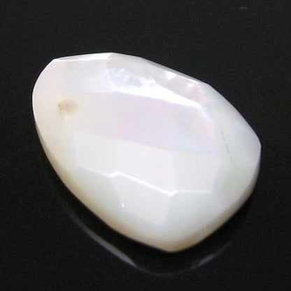 4.3Ct Natural Rainbow Shell Mother of Pearl Pear Checker Faceted Gem