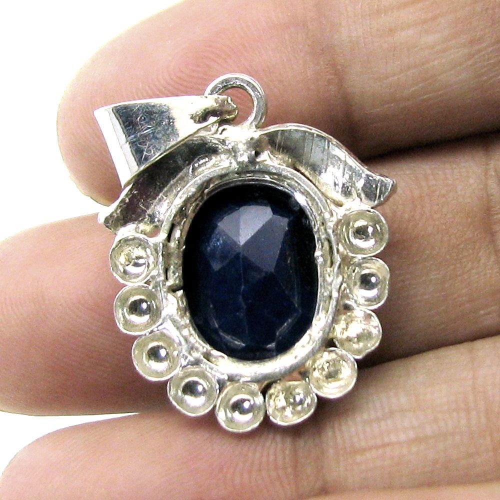 Rashi Ratna Silver pendant Blue Sapphire Gemstone