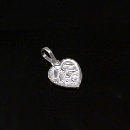 Traditional heart shape sterling silver pendant